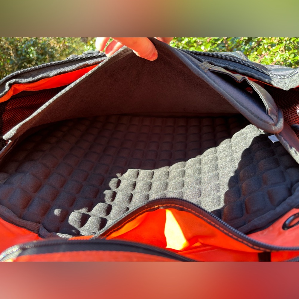 Catalyst Solar Messenger Bag. - Picture 9 of 17